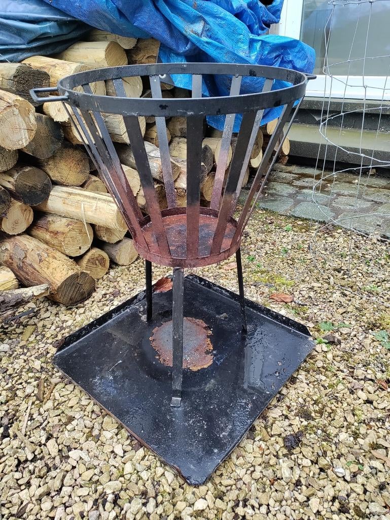 vuurkorf 60cm hoog, 40cm diameter, met asplaat., Ophalen, Vuurkorf