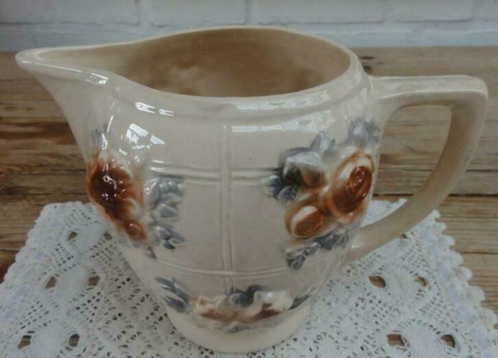 Franse brocante kan met bloemen reliëf, Sarreguemines Digoin, Ophalen of Verzenden