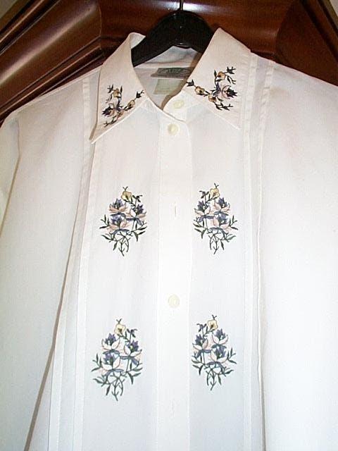 Prachtige geborduurde LAURA ASHLEY blouse M, Kleding | Dames, Blouses en Tunieken, Maat 38/40 (M), Wit, Ophalen of Verzenden, Zo goed als nieuw