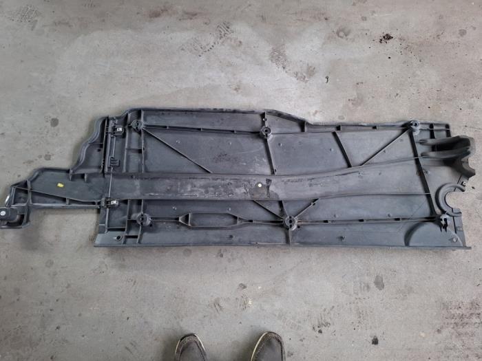 Plaque de protection sol d'un Volkswagen Polo, Volkswagen, -, 3 mois de garantie, Utilisé