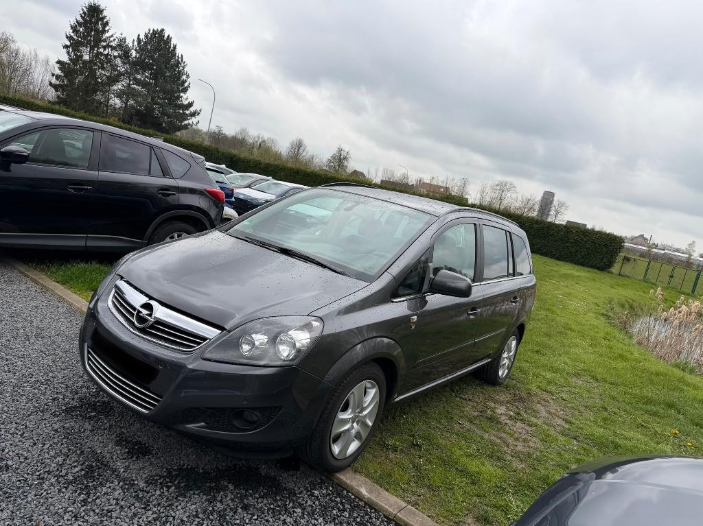 Opel zafira 1.7 cdti 110 ch annee 2011 7 places, Autos, Achat, 7 places, Boîte manuelle, Noir