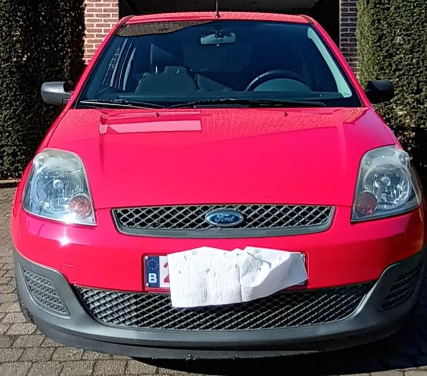 Prachtige Ford Fiesta mk4 van 2007 - 2500euro, Ophalen, Voor, Ford, Bumper