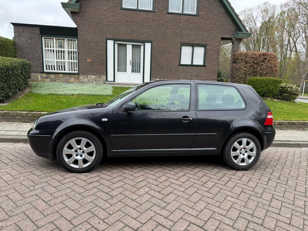 Golf Rabbit 1.4i essence est déjà homologuée à blanc, Autos, Volkswagen, Entreprise, Achat, Golf, ABS, Airbags, Ordinateur de bord