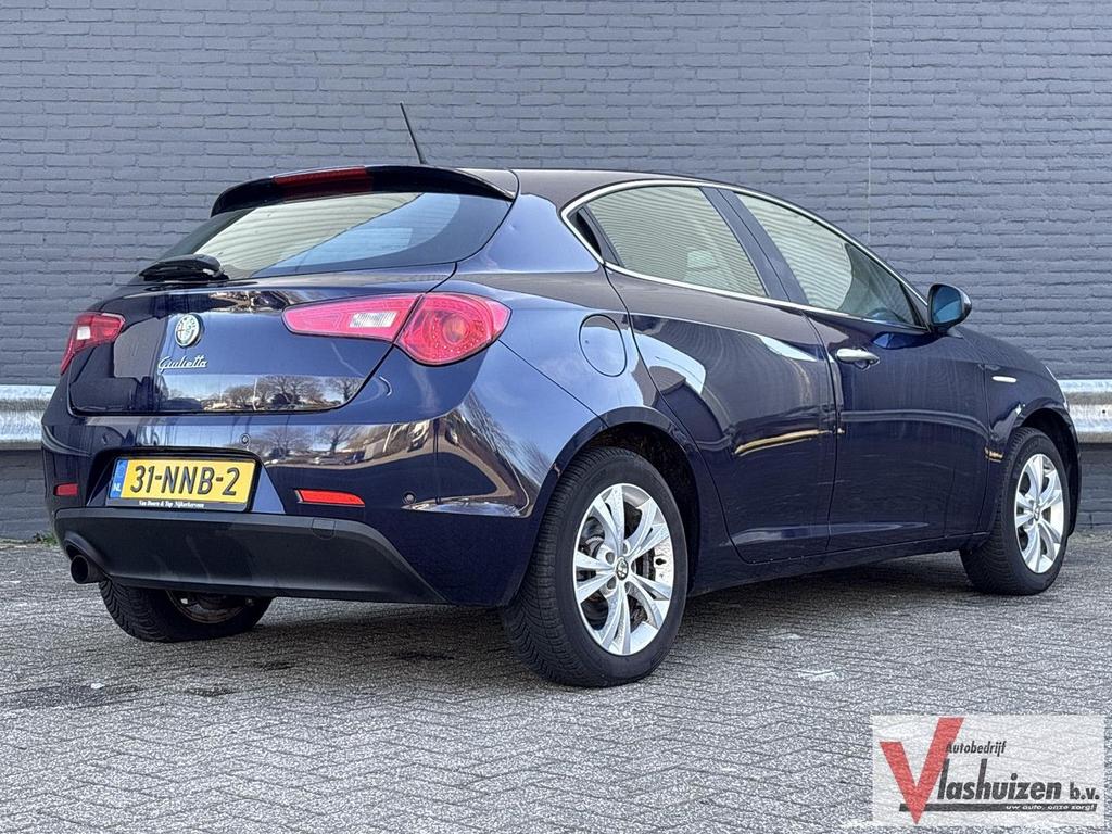 Alfa Romeo Giulietta 1.4 T Distinctive | Climate | Cruise |, Zwart, Blauw, Bedrijf, Start-stop-systeem