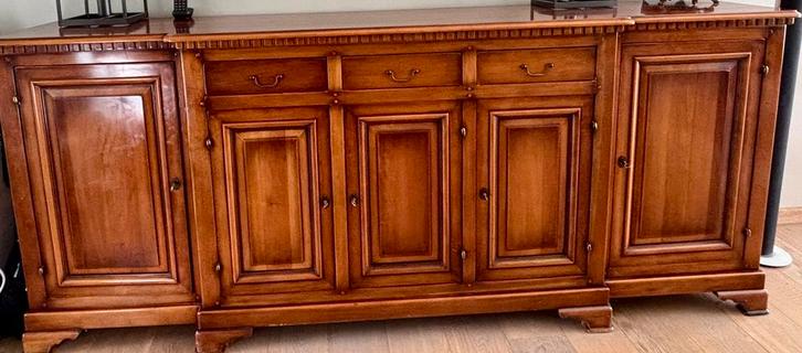 Frans dressoir Tricoire Marseille – massief kerselaar, Huis en Inrichting, Kasten | Dressoirs, Zo goed als nieuw, 200 cm of meer