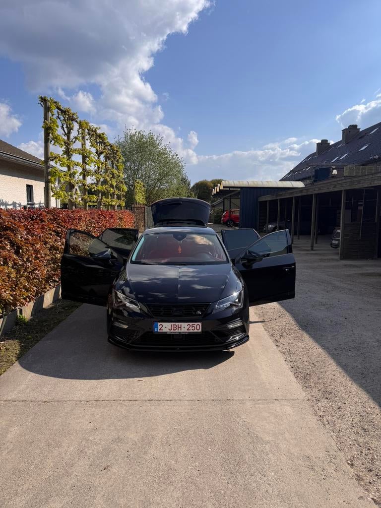 Seat leon 2.0l fr 184pk 2018, Auto's, Audi, LED verlichting, Diesel, Automaat, Zwart, Zwart, Ophalen of Verzenden