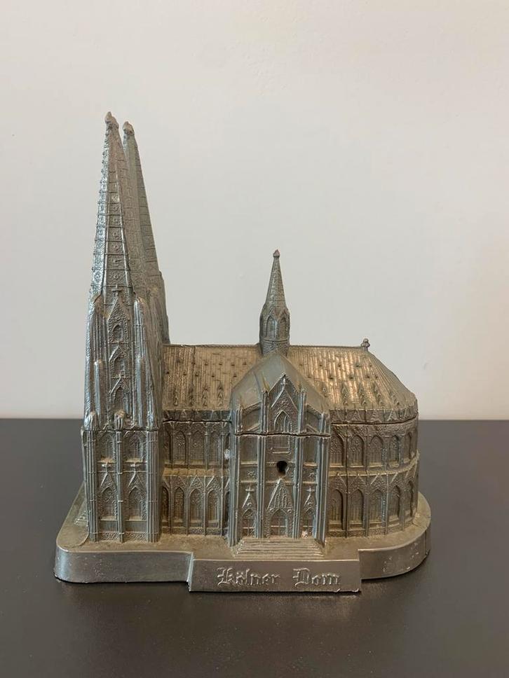 Boîte à musique vintage Kolner Dom, boîte à bijoux., Collections, Statues & Figurines, Comme neuf, Enlèvement ou Envoi