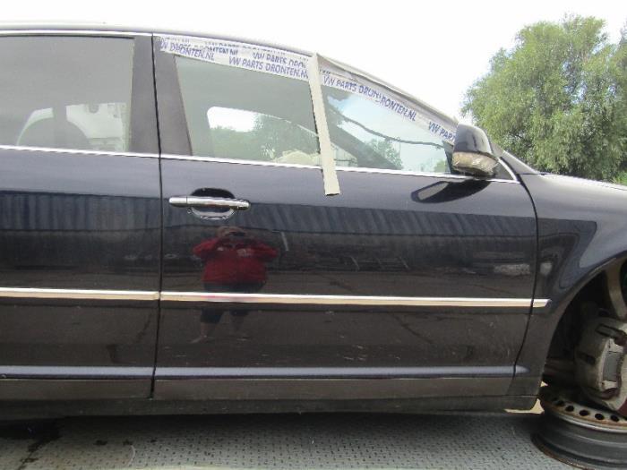 Portière 4portes avant droite d'un Volkswagen Phaeton, Autos : Pièces & Accessoires, Carrosserie & Tôlerie, Porte, Volkswagen