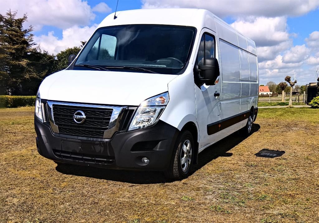 nissan nv 400, Auto's, Voorwielaandrijving, 4 deurs, Stof, Zwart