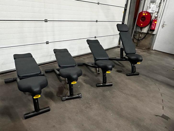 4 Technogym Adjustable Bankjes ,Verstelbare Fitness Bankjes, Sport en Fitness, Fitnessmaterialen, Gebruikt, Fitnessbank, Ophalen