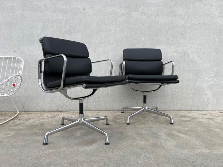 Chaises en cuir Vitra Eames EA208, 2X, Maison & Meubles, Chaises de bureau, Comme neuf, Chaise de bureau, Noir, Envoi