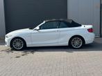 BMW 218I cabrio automaat, Auto's, 4 zetels, Wit, Leder, 3 cilinders