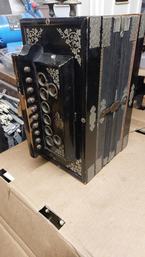 Zeer mooie antieke accordeon. Een zeer fraai decoratie item., Ophalen of Verzenden