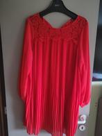 Tapis rouge - taille 44, Au-dessus du genou, Comme neuf, Enlèvement, MS Mode