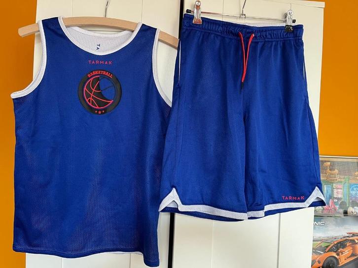 baskettenue maat 8 jaar en maat 10/12 jaar + basketschoenen, Sport en Fitness, Basketbal, Gebruikt, Kleding, Ophalen of Verzenden