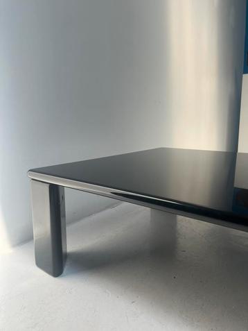 Kazuhide Takahama “Ming” Gavina coffee table beschikbaar voor biedingen
