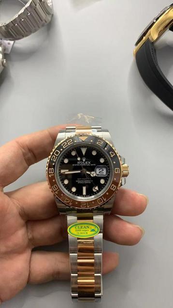 Rolex GMT Master Root Bear disponible aux enchères