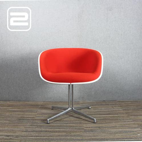 VITRA LA FONDA by Charles Ray Eames, Huis en Inrichting, Fauteuils, Zo goed als nieuw, Kunststof, Metaal, Stof, 50 tot 75 cm, Minder dan 75 cm