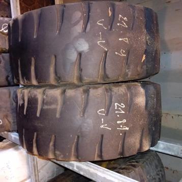 banden en velgen (heftruck) beschikbaar voor biedingen