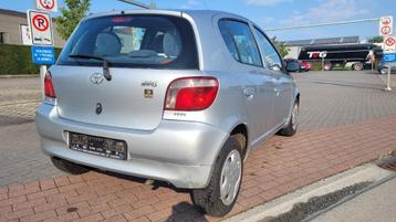 toyota yaris 1.3i AUTOMAAT AL GEKEURD ROOS FORM 2002 beschikbaar voor biedingen