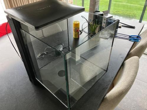 Aquarium Qubiq 30 Pro Superfish incl. acc, Dieren en Toebehoren, Vissen | Aquaria en Toebehoren, Gebruikt, Leeg aquarium, Ophalen