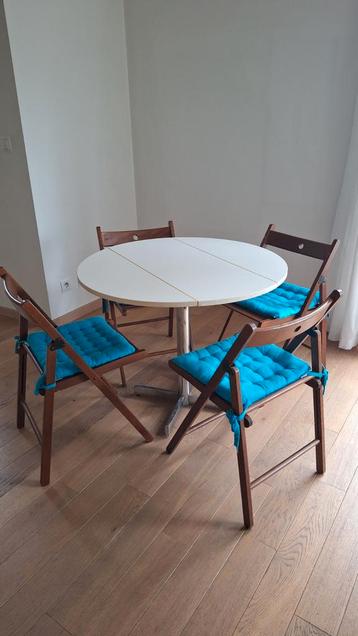 Table ronde pliable 4 chaises pliables