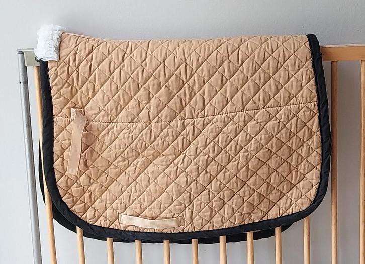 Tapis de selle de dressage Kavalkade doux pour la peau : en, Animaux & Accessoires, Chevaux & Poneys | Brides & Harnachement, Enlèvement ou Envoi