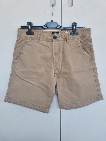 Short O'Neill maat 176-16 jaar beschikbaar voor biedingen