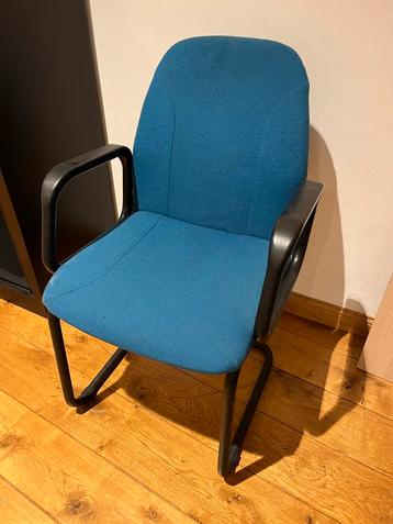 Bureaustoel beschikbaar voor biedingen