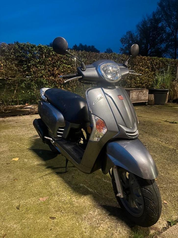 Kymco 70cc sport 2 takt, Fietsen en Brommers, Scooters | Kymco, Zo goed als nieuw, Ophalen