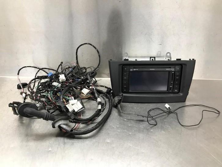 RADIO Toyota Avensis Wagon (T27) (|8611360V860|), Auto-onderdelen, Overige Auto-onderdelen, Toyota, Gebruikt