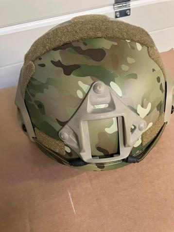 airsofthelmen van het merk: EMERSON en FMA beschikbaar voor biedingen