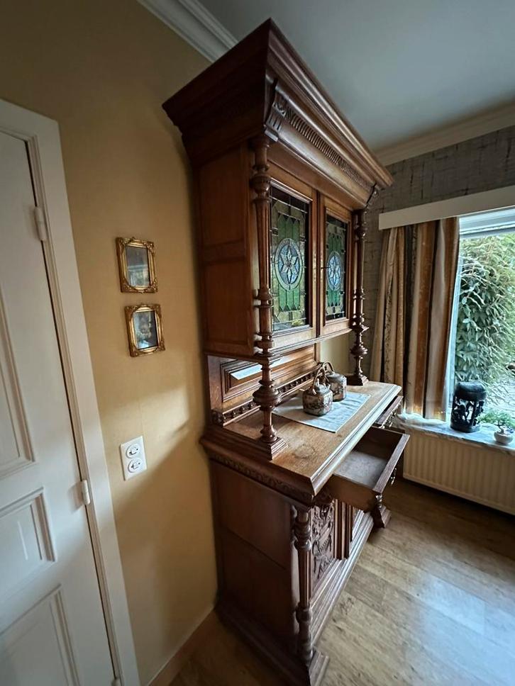 Authentieke Mechelse kast in eik – snijwerk en glas-in-lood, Antiek en Kunst, Antiek | Meubels | Kasten, Ophalen