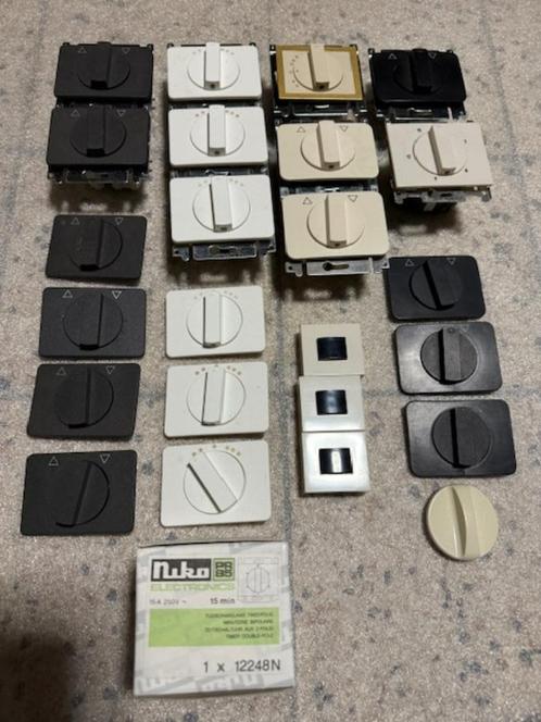Rolluikschakelaar / drukknop / tijdschakelaar en allerhande, Doe-het-zelf en Bouw, Elektriciteit en Kabels, Zo goed als nieuw