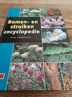 Bomen en struiken Encyclopedie, Ophalen of Verzenden, Zo goed als nieuw