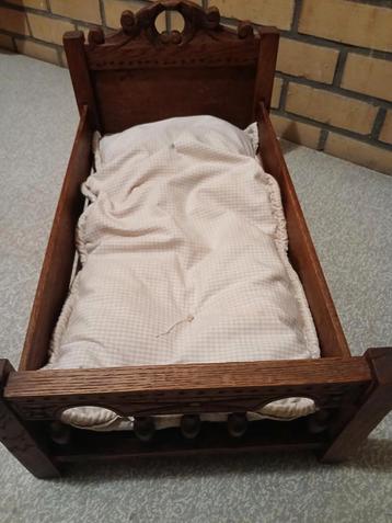 Poppen bedje 1950 beschikbaar voor biedingen