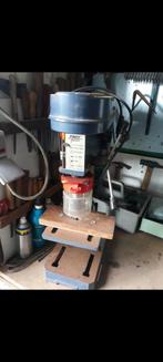 Foreuse sur pied Power Plus.
Livraison possible., Bricolage & Construction, Enlèvement, Utilisé, Moins de 400 watts, Foreuse sur colonne