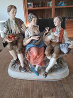 Oude  Italiaans beeldje. 30 cm br en 26,5 cm H, Enlèvement