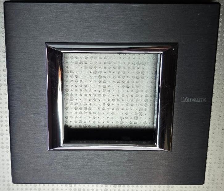 bticino HA4802XS 100x axolute. Mogen weg voor goed bod!, Doe-het-zelf en Bouw, Elektriciteit en Kabels, Nieuw, Ophalen of Verzenden