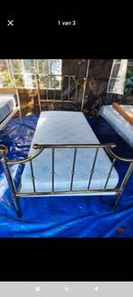 Joli lit simple... couleur laiton doré en parfait état, Enlèvement, Une personne, Métal