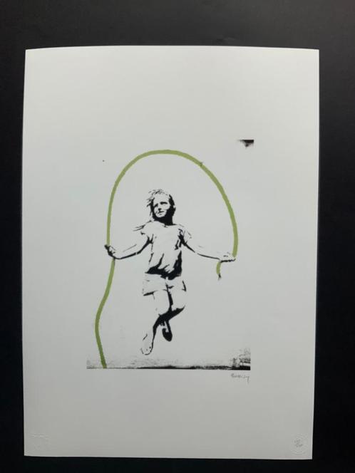 BANKSY ROPE SKIPPING EXTRA GROOT genummerd met stempel, Antiquités & Art, Art | Lithographies & Sérigraphies, Enlèvement ou Envoi