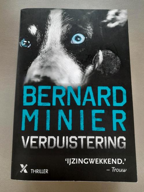 Bernard Minier - Verduistering midprice, Boeken, Thrillers, Gelezen, Europa overig, Ophalen of Verzenden