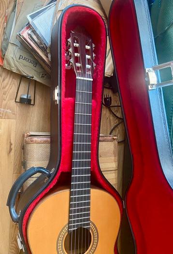 Juan Hernandez Profesor Rosewood 2004 guitare concert gitaar beschikbaar voor biedingen