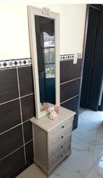 mooi kastje met Spiegel zeer goede staat bieden, Huis en Inrichting, Ophalen, Zo goed als nieuw