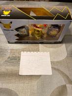 Pokemon Celebrations Pikachu vmax premium figure collection, Ophalen, Nieuw, Boosterbox, Foil