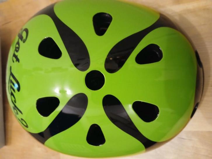 Casque NUTCASE roller, skate, vélo, trottinette taille S-M, Fietsen en Brommers, Fietsaccessoires | Fietshelmen, Nieuw, S, Ophalen