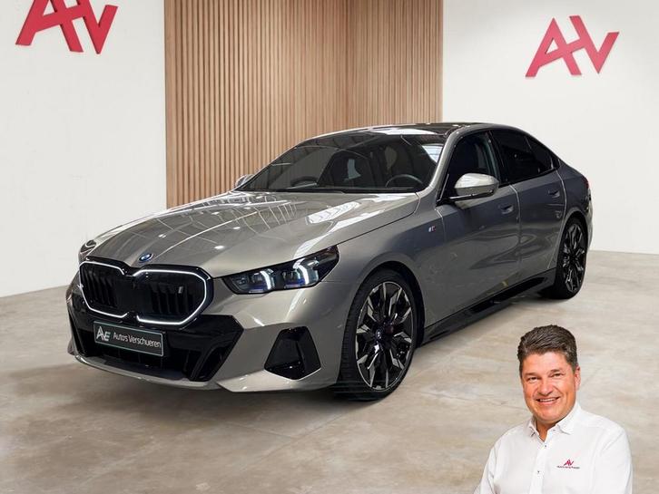 BMW i5 eDrive40 M-Sport ** Bowers & Wilkins | Iconic Glow |, Auto's, BMW, Bedrijf, i5, 360° camera, ABS, Adaptive Cruise Control