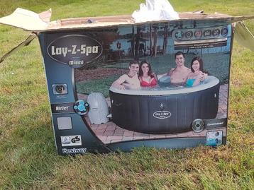 Lay-Z-Spa Miami jaccuzi met doos beschikbaar voor biedingen