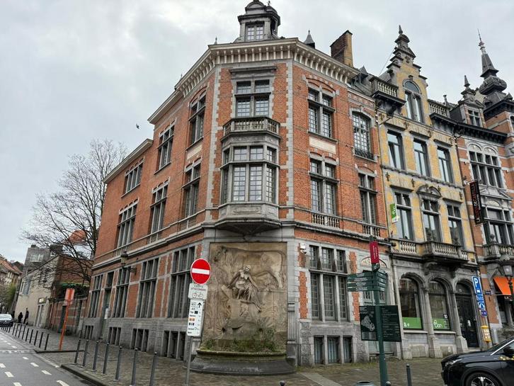 Superbe bureaux -  200m2 - avec garage et stockage, Immo, Appartements & Studios à louer