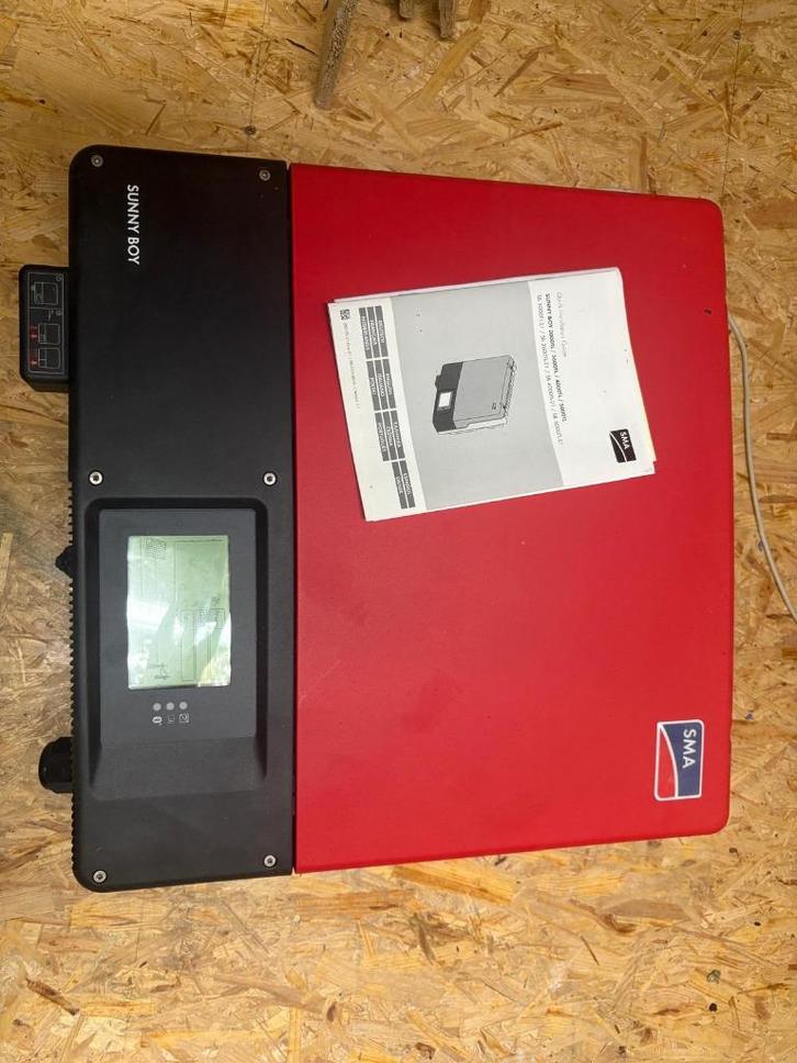 Sunny Boby SMA omvormer, Doe-het-zelf en Bouw, Zonnepanelen en Toebehoren, Gebruikt, 200 wattpiek of meer, Ophalen